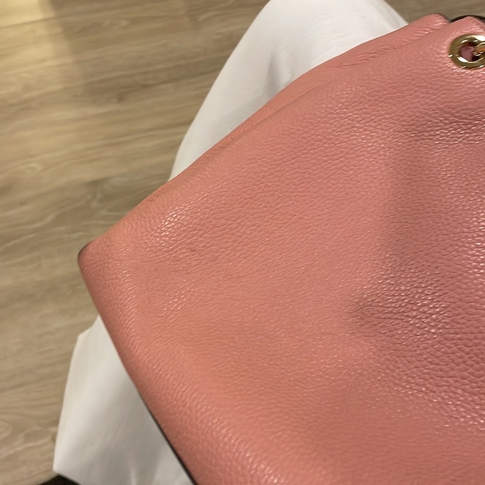 Michael Kors Trisha Large Pebbled Leather Shoulder Bag - Picture 13 of 17